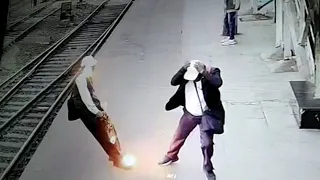 cctv footage of Kharagpur Railway Station live accident due to sudden snapping of electricity cable