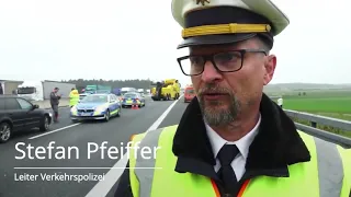 Wollen Sie die Leiche sehen   Diesem Polizisten platzt nach einem Verkehrsunfall der Kragen