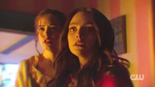 Legacies 2x16 Dark Josie finds Hope and Josie