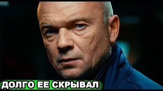 Как выглядит и кем работает известная жена 62-летнего актера Андрея Смолякова