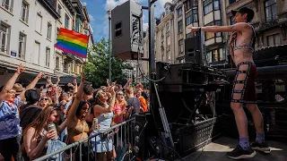 شاهد: أكثر من 120 ألف مشارك بمسيرة فخر المثليين الجنسيين في أنتويرب