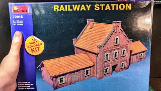 Обзор модели Railway station от Miniart в масштабе 1:72. Здание для диорамы.