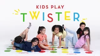 Kids Play Twister | Kids Play | HiHo Kids