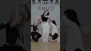 TOMBOY - (G)I-DLE (여자)아이들) [Mirrored | Center focus]