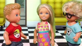 Rodzinka Barbie - Zakochana para Tola i... Bajka dla dzieci po polsku. The Sims 4. Odc. 92.