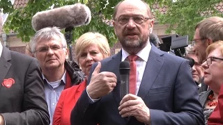 Martin Schulz besucht den Dülmener Wochenmarkt