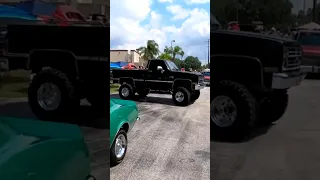 Chevrolet Silverado 4x4 Square Body Shortbed Pickup at Car Show #chevrolet #squarebodychevy #shorts