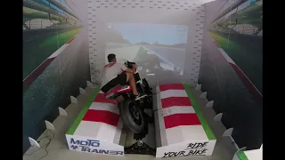 Play MotoGP riding Your Bike. Motorbike simulator, Simulateur moto, Simulador de moto Superbike