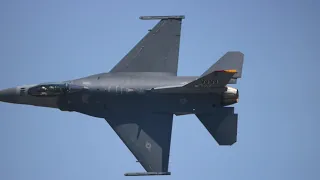 岩国基地フレンドシップディ2019  F16の衝撃波が発生したハイスピードパス