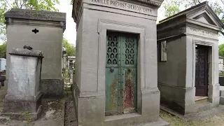 Père Lachaise Cemetery Paris, Jim Morrison Oscar Wilde Édith Piaf Walking Tour Paris France
