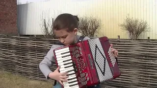 TIKO TIKO performed by a 9-year-old girl, accordion