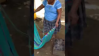 Traditional Mayan weaving in Belize pt 1