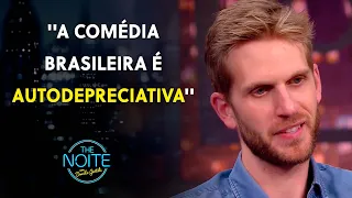 O humorista Paul Cabannes falou tudo o que pensa sobre a comédia brasileira | The Noite (30/09/22)