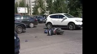 В Ярославле скутерист попал под колеса микроавтобуса