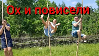 Печки лавочки привезли нам свои деревянные поделки. Приехали родственники и не хотели уезжать .