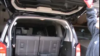 Cómo reemplazar los "Liftgate Support" en una Nissan Pathfinder 2005