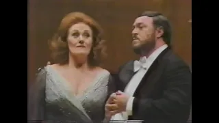 Joan Sutherland and Luciano Pavarotti. Live from Lincoln Center. 1979. Full concert.