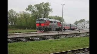ТЭП70-0355 с фирменным поездом № 10 Псков – Москва; отправление