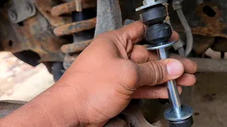 How to Remove and Replace Sway Bar/Stabilizer Bar Links! 2007 Ford Expedition (Minute Maintenance)
