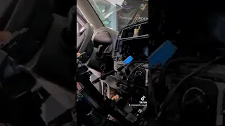 Suzuki Jimny τοποθέτηση οθόνης 9 ιντσών και φτιάξιμο καλωδίωσης