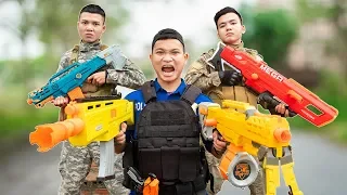 Battle Nerf War: Blue Police Skills Rescuing Friends Nerf Guns Robbers Group