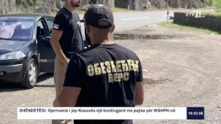 Pjesëtarë me uniforma dhe me flamur të Serbisë ndaluan ekipin e RTK së
