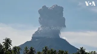 Indonesia's Mount Ibu erupts, spewing ash clouds| VOA News
