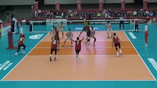 Micah Christenson setting Team USA vs. Iran