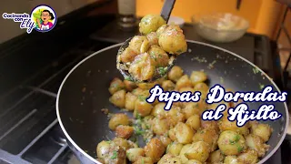 Preparando unas Riquísimas PAPAS DORADAS AL AJILLO