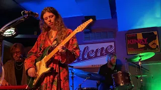 Hannah Wicklund - Mama Said (Live) w/ amazing solo