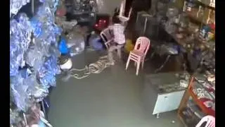 Robbery caught on camera Sihanouk Ville