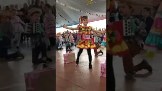 Dança mulher chorona. Infantil V extensão X