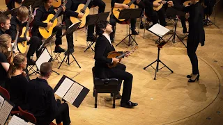 Avi Avital: Vivaldi Konzert C-Dur für Mandoline und Zupforchester RV 425