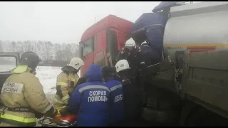 Фура и бензовоз столкнулись на трассе в Новосибирской области