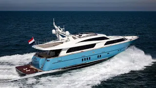 Яхта цвета лазури. Van der Valk Raised Pilothouse 27 m.  (2021 г.)