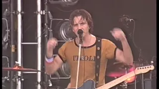 Pearl Jam - Leaving Here (Pinkpop 2000)