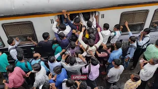 Rush hour at train station in India