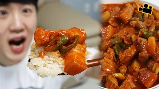 짜글이대마왕..시네마먹방Jjageuri(pork stew) ENG Cinema Mukbang DoNam