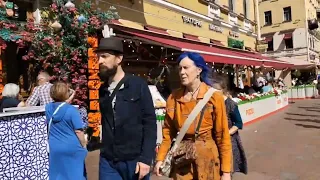 Прогулка по Невскому проспекту (Санкт-Петербург). A walk along Nevsky Prospekt (Saint Petersburg).