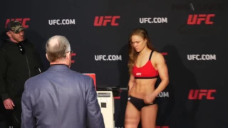 Ronda Rousey makes weight then promptly exits stage left