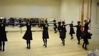 Танец "Гусеница"