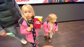 FIRST TIME AT THE MOVIE! Bamse and the volcano island, pyjamas all day. CANDY and pop corn Vlog Ep10