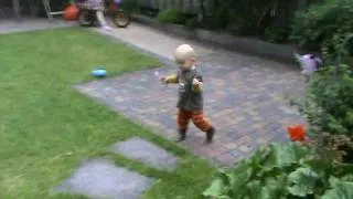 The first steps of my son Tygo caught on cam.