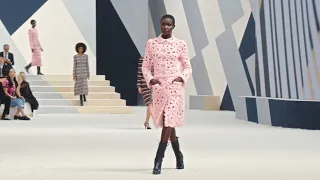 CHANEL Fall-Winter 2022/23 Haute Couture Show, Floating Flowers — CHANEL Haute Couture