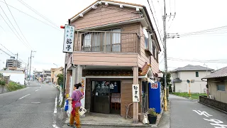 A Cool Garage Okonomiyaki Restaurant Run by a Hard Working Woman All Alone! | Okonomiyaki