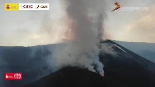 16/11/2021 Estado ladera oeste volcán a primera hora de la mañana. Erupción La Palma IGME