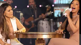 Simone e Simaria protagonizam climão no palco após atraso de cantora em show.