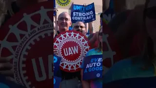 Louisville Ford workers practice pickets for possible UAW strike