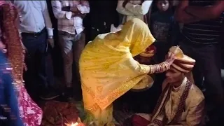 My Sister Got Married Today! (Hindi Vlog) । देहात का सदी। देहाती परमप्रा से सदी सम्पन हूवा