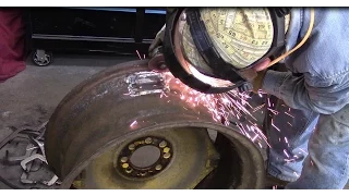 How to repair a tractor wheel